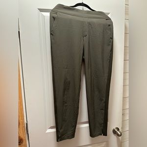 Athleta Brooklyn Ankle Pants Olive Green size 8